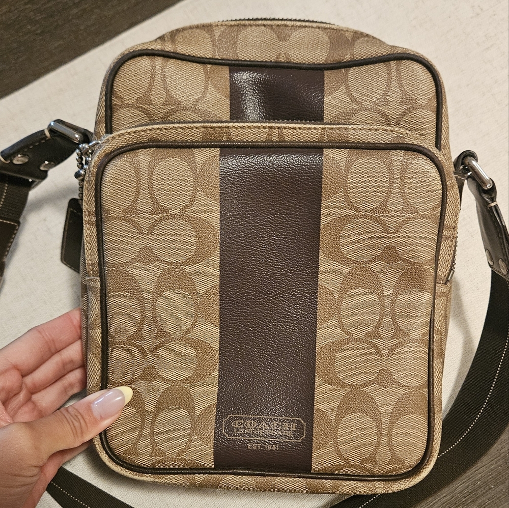 [SOLD] Men's Coach bag